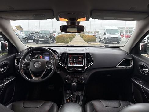 Used 2020 Jeep Cherokee Limited image 32