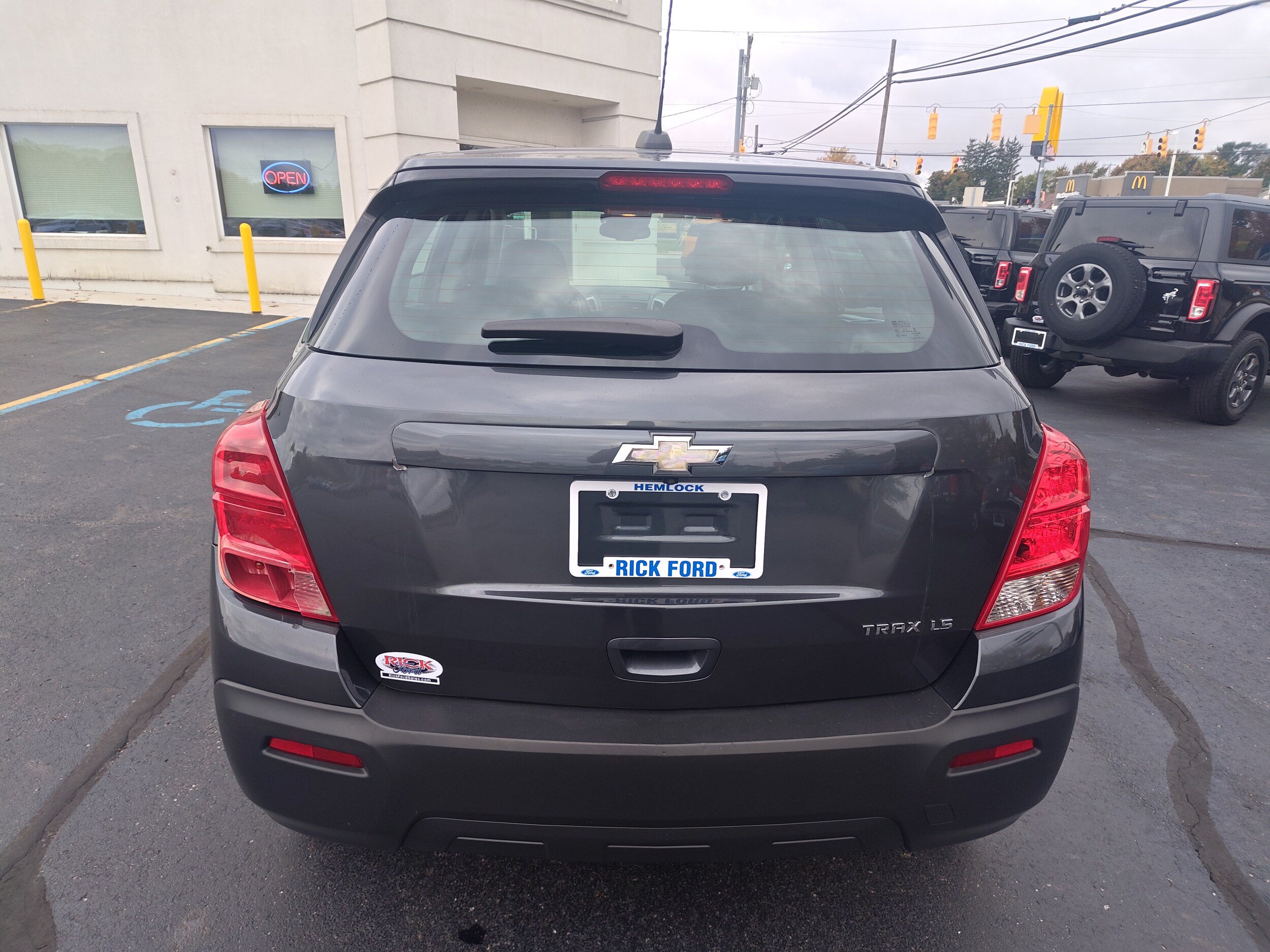 Used 2016 Chevrolet Trax LS FWD image 4