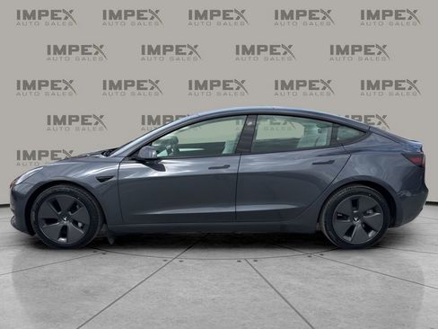 Used 2023 Tesla Model 3 Standard Range image 2