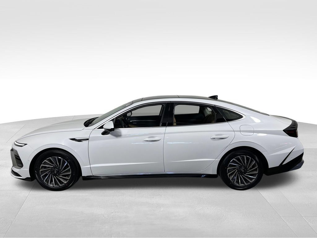 New 2026 Hyundai Sonata Limited FWD image 2