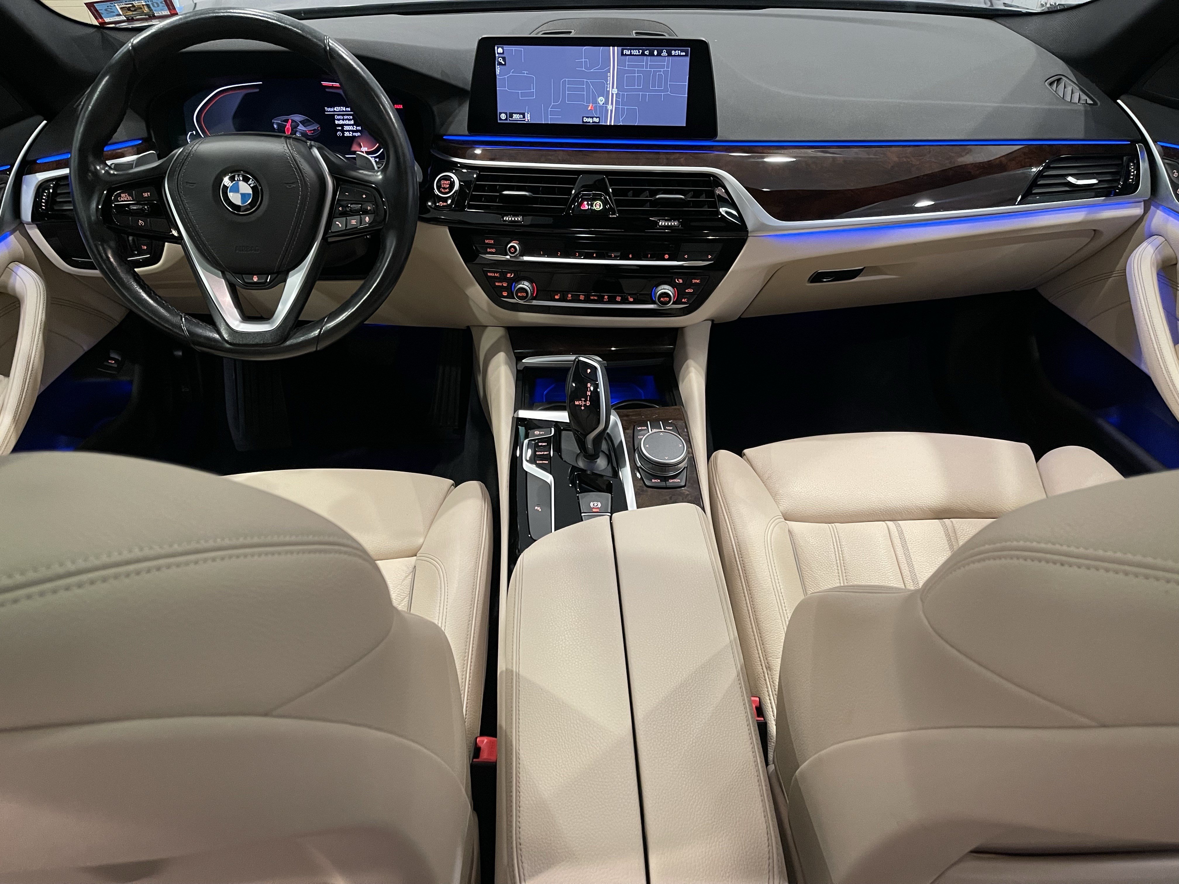 Used 2020 BMW 530i xDrive w/ Convenience Package AWD/4WD image 16