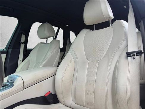 Used 2019 BMW X5 xDrive40i w/ Convenience Package AWD/4WD image 11