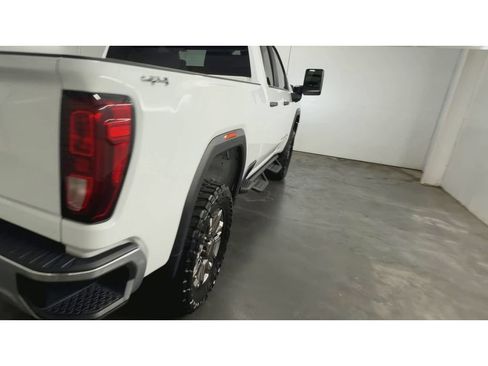 Used 2024 GMC Sierra 2500 Pro w/ Convenience Package AWD/4WD image 8