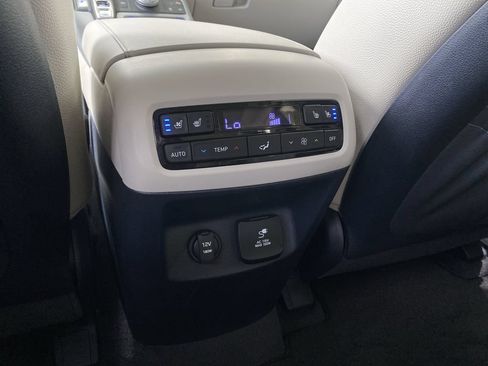 Used 2023 Hyundai Palisade Limited w/ Cargo Package FWD image 32