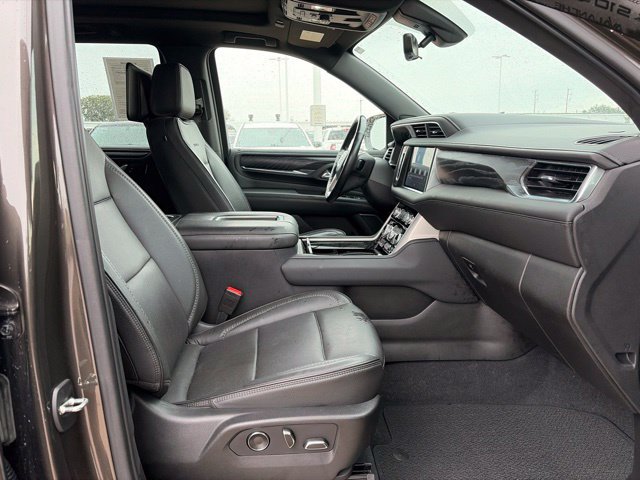 Used 2021 GMC Yukon Denali w/ Denali Premium Package AWD/4WD image 24