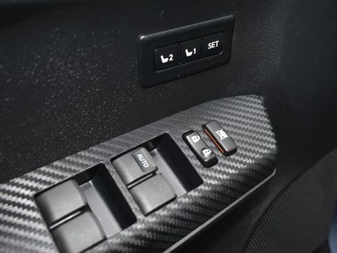 Used 2013 Toyota RAV4 Limited image 15