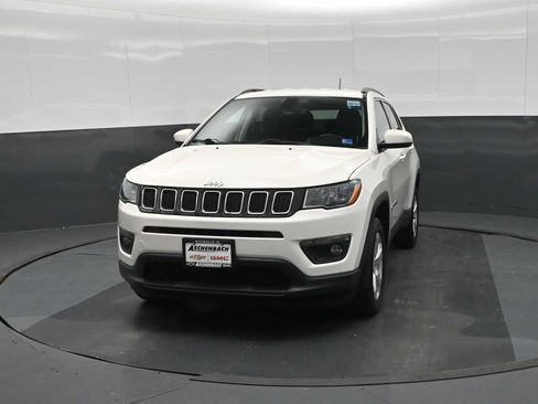 Used 2020 Jeep Compass Latitude AWD/4WD image 5