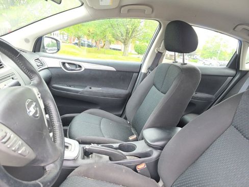 Used 2014 Nissan Sentra SR w/ SR Driver Package FWD image 21