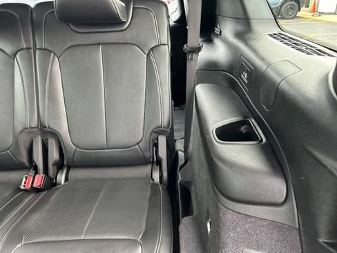 Used 2022 Jeep Grand Cherokee L Overland w/ Luxury Tech Group IV AWD/4WD image 23
