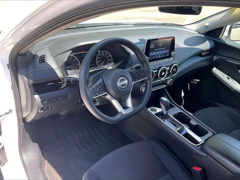 Used 2024 Nissan Sentra SV FWD image 8