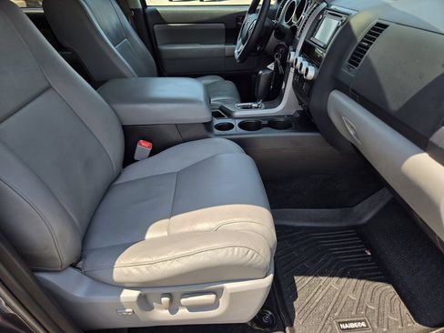 Used 2016 Toyota Sequoia SR5 w/ Premium Package RWD image 14