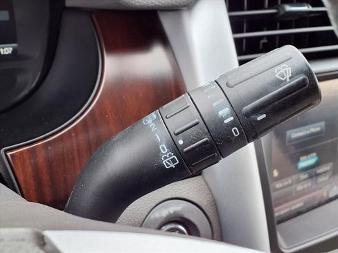 Used 2012 Ford Edge Limited image 20