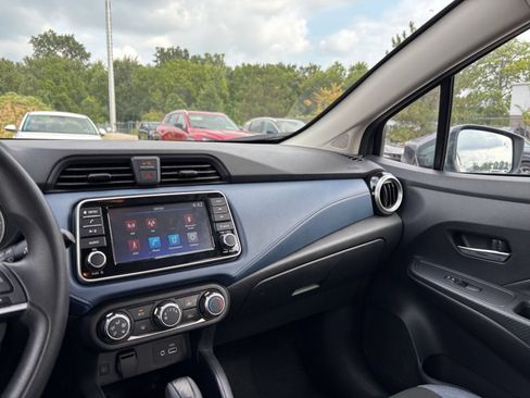 Used 2025 Nissan Versa SV FWD image 33