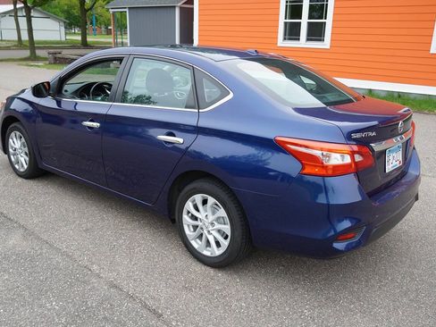 Used 2019 Nissan Sentra SV FWD image 11