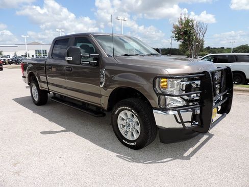 Used 2022 Ford F250 XL w/ STX Appearance Package AWD/4WD image 3