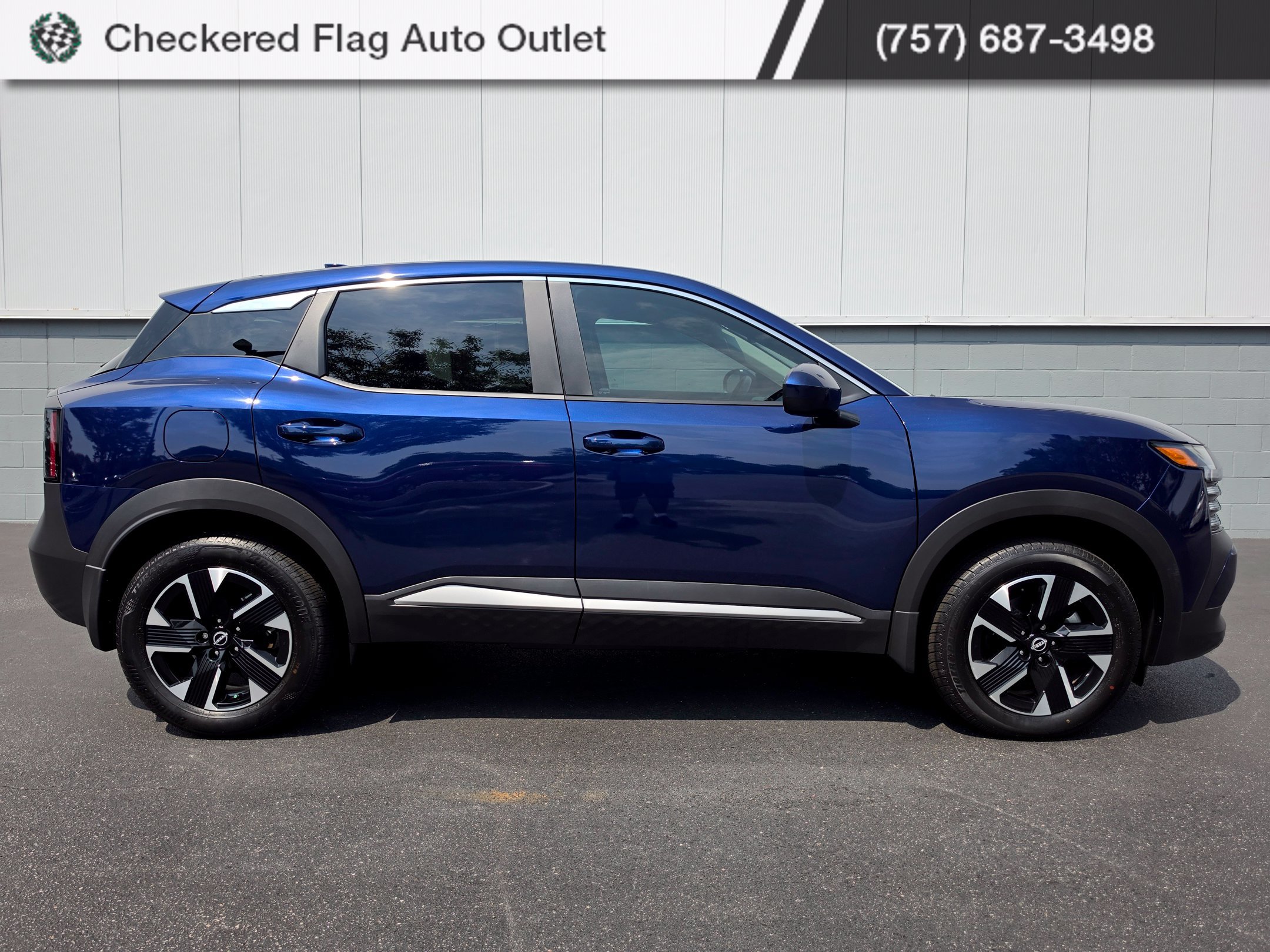 Used 2025 Nissan Kicks SV AWD/4WD image 6