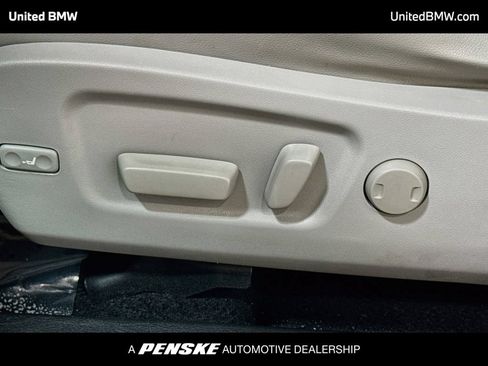 Used 2018 Toyota Highlander XLE w/ Protection Package #3 AWD/4WD image 4