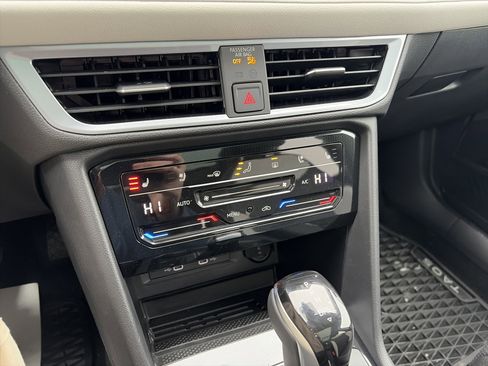 New 2025 Volkswagen Taos SEL image 25