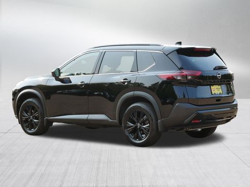 Certified 2023 Nissan Rogue SV w/ SV Premium B Package AWD/4WD image 5