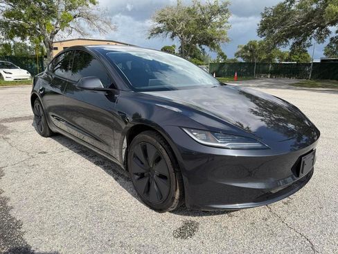 Used 2025 Tesla Model 3 Long Range RWD image 2
