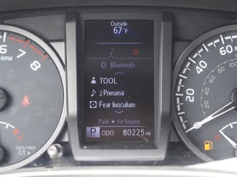 Used 2016 Toyota Tacoma TRD Sport w/ Towing Package AWD/4WD image 21