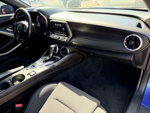 Used 2017 Chevrolet Camaro LT w/ Technology Package RWD image 16