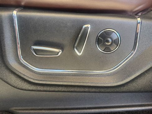 Used 2015 Ford F150 Platinum w/ Equipment Group 701A Luxury image 34