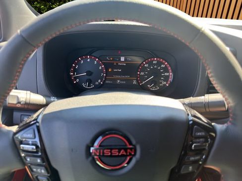 Used 2023 Nissan Frontier PRO-4X w/ Pro-4X Premium Package AWD/4WD image 4
