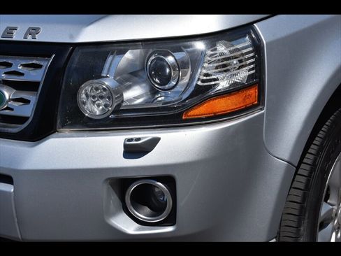 Used 2014 Land Rover LR2 AWD/4WD image 46