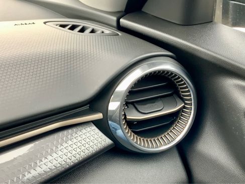 Certified 2025 Chevrolet Trax ACTIV image 46