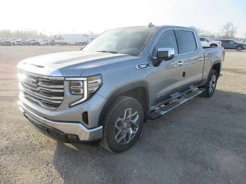New 2026 GMC Sierra 1500 SLT w/ SLT Premium Plus Package image 10