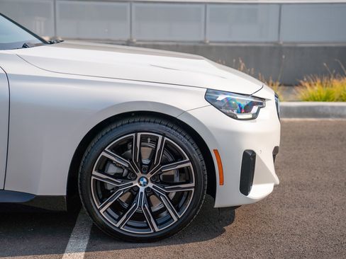Used 2023 BMW 230i Coupe w/ Convenience Package RWD image 9