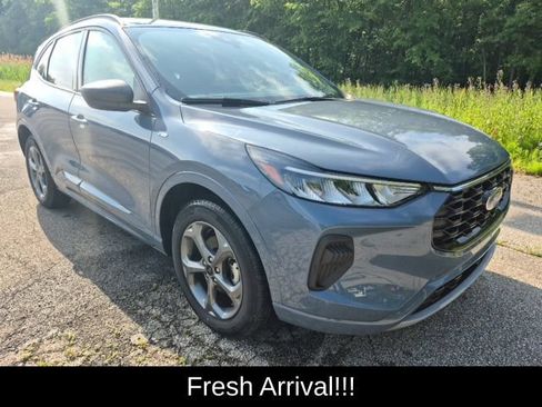 Used 2023 Ford Escape ST-Line w/ Tech Pack #1 AWD/4WD image 11