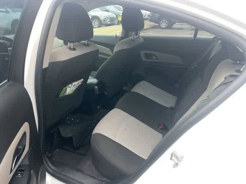 Used 2011 Chevrolet Cruze LS w/ Connectivity Package image 7