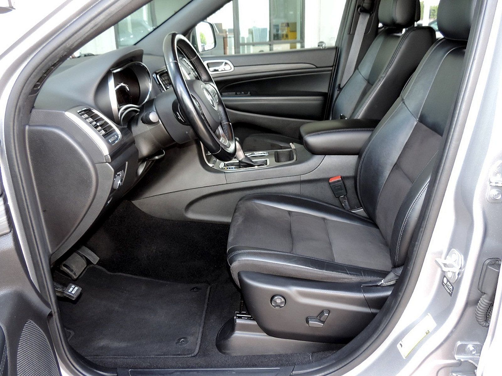 Used 2021 Jeep Grand Cherokee Laredo X RWD image 12