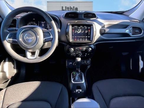 Used 2023 Jeep Renegade Latitude image 10