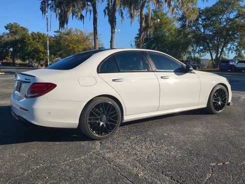 Used 2017 Mercedes-Benz E 300 4MATIC image 4