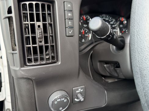 Used 2024 Chevrolet Express 3500 LS image 62