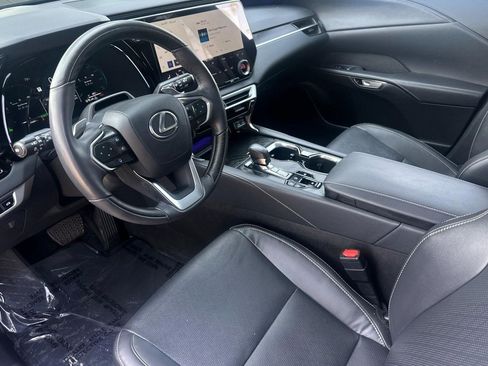 Certified 2025 Lexus RX 350 w/ Convenience Package image 4