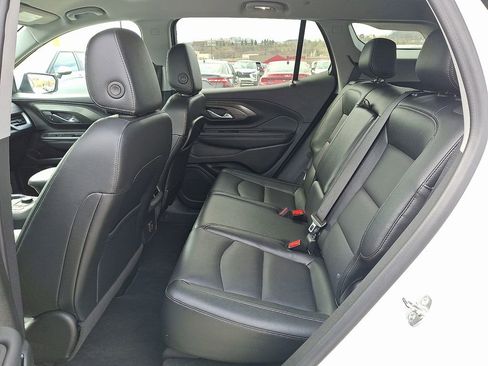 Used 2024 GMC Terrain SLT FWD image 10