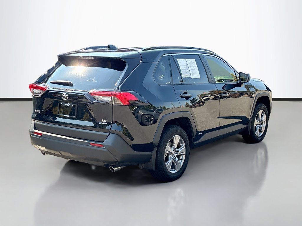 Used 2025 Toyota RAV4 LE AWD/4WD image 4