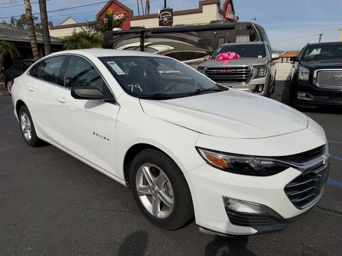 Used 2020 Chevrolet Malibu LS image 1