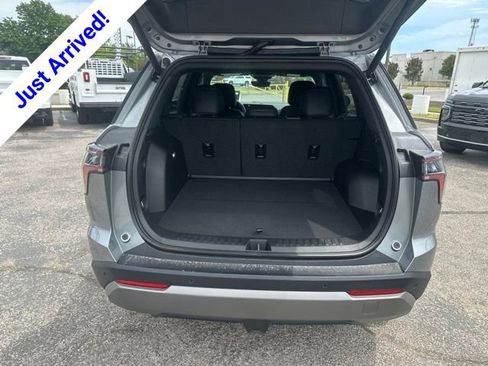 New 2026 Chevrolet Equinox LT w/ Convenience Package II FWD image 29