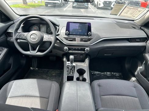 Certified 2025 Nissan Altima 2.5 S FWD image 12