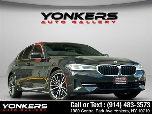 Used 2022 BMW 540i xDrive w/ Premium Package image 13