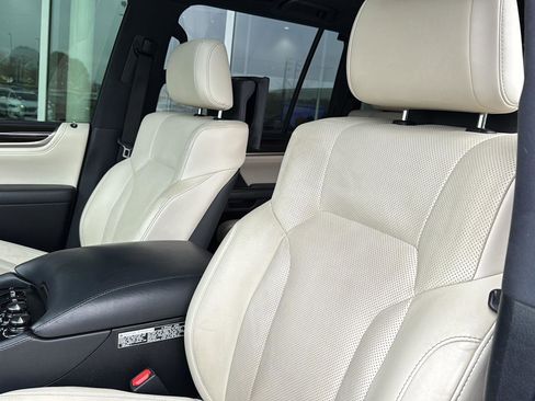 Used 2019 Lexus LX 570 4WD image 26