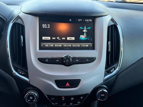 Used 2018 Chevrolet Cruze LS image 36