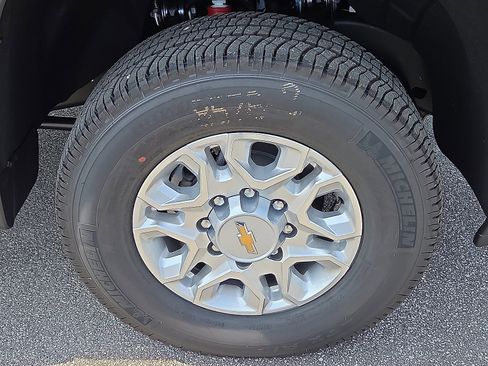Used 2026 Chevrolet Silverado 2500 LT w/ Convenience Package image 7