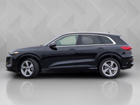 New 2025 Audi Q5 Prestige image 3