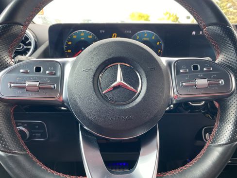 Used 2022 Mercedes-Benz GLA 250 4MATIC image 9